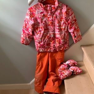 Spyder Girls Winter Jacket, Snowpants & Gloves 5/6